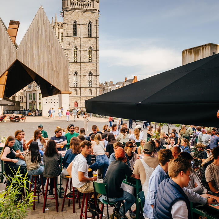 Eerst aperitieven en dan dansen overdag