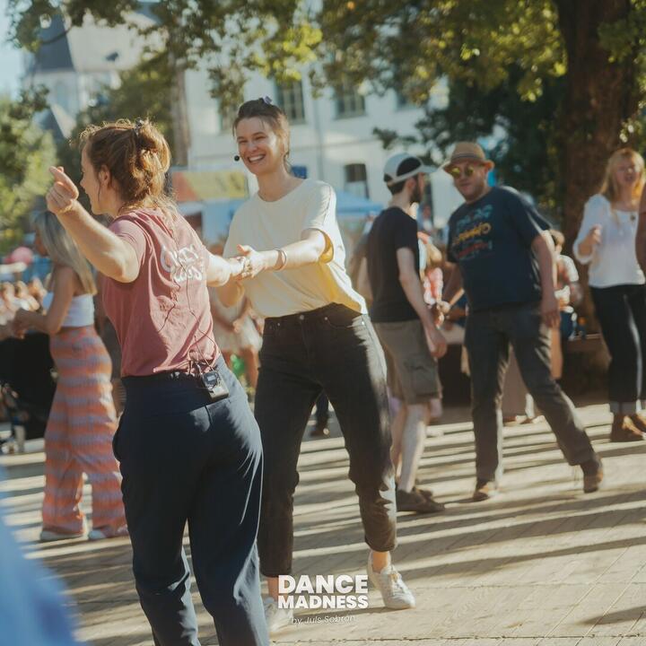 dansende mensen