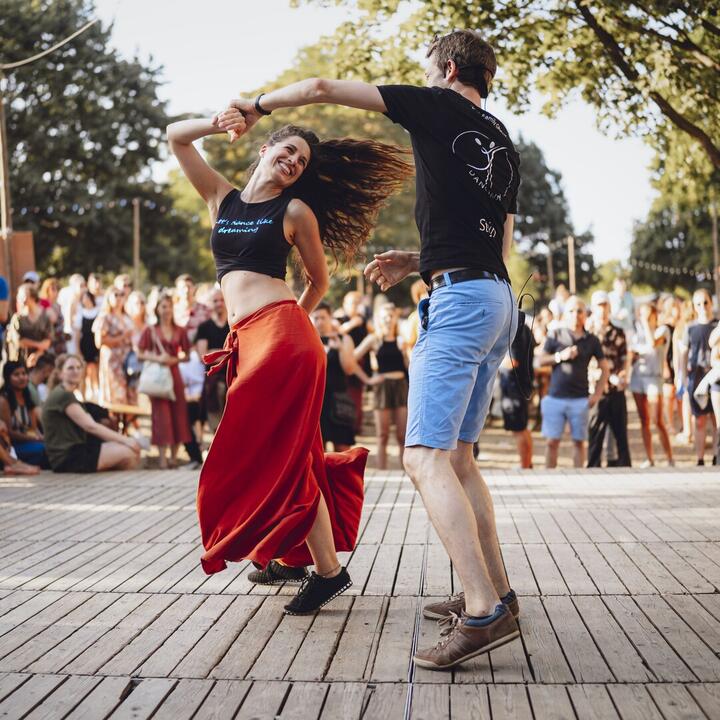 Dancenjoy