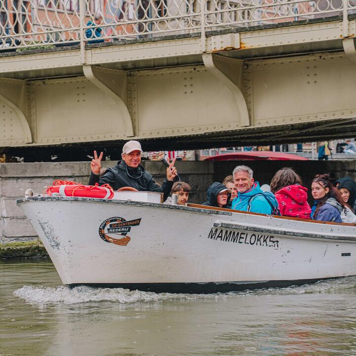 Gegidste rondvaart op het water