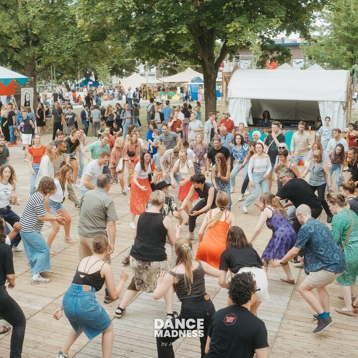 Jazzy Workout & Lindy Hop door Upside Down