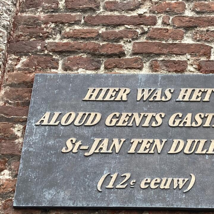 herinneringssteen aan gasthuis Sint-Jan ten dulle