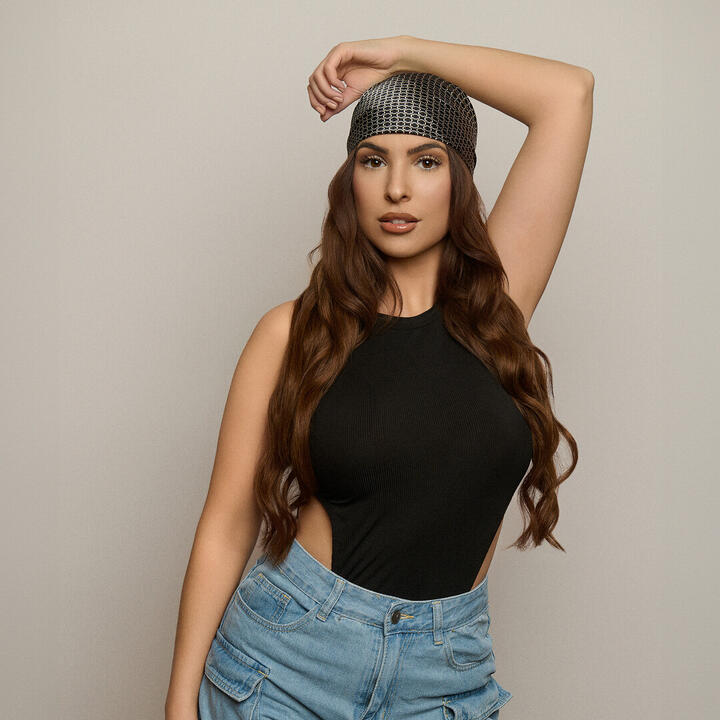 NIKI AUGUST