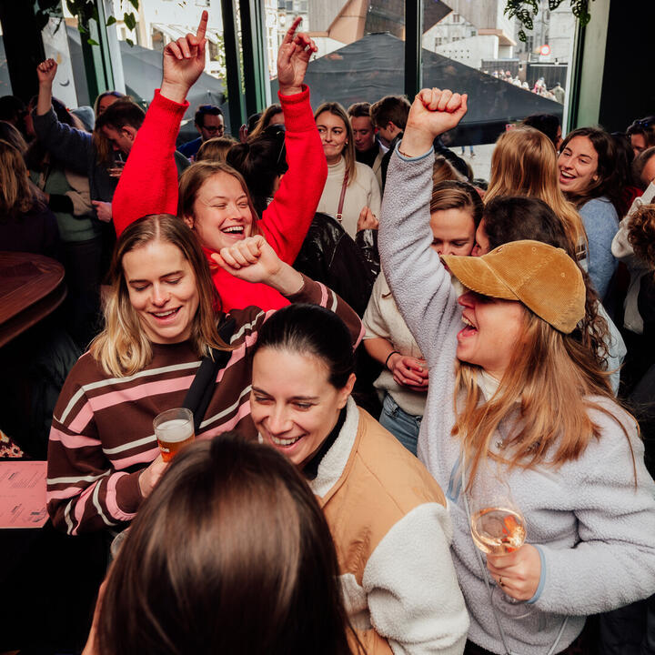 Overdag dansen in PUBLIKA