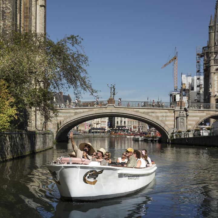 Gegidste rondvaart op het water