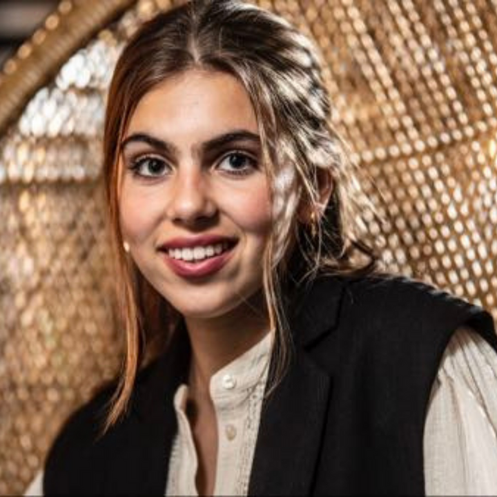Manou Schepens (MUDA presents...)