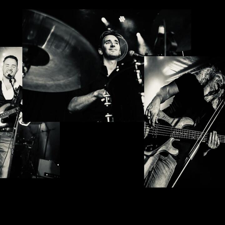 GROOVE BROTHERS