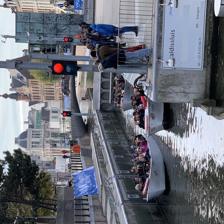 Boot in de sluis