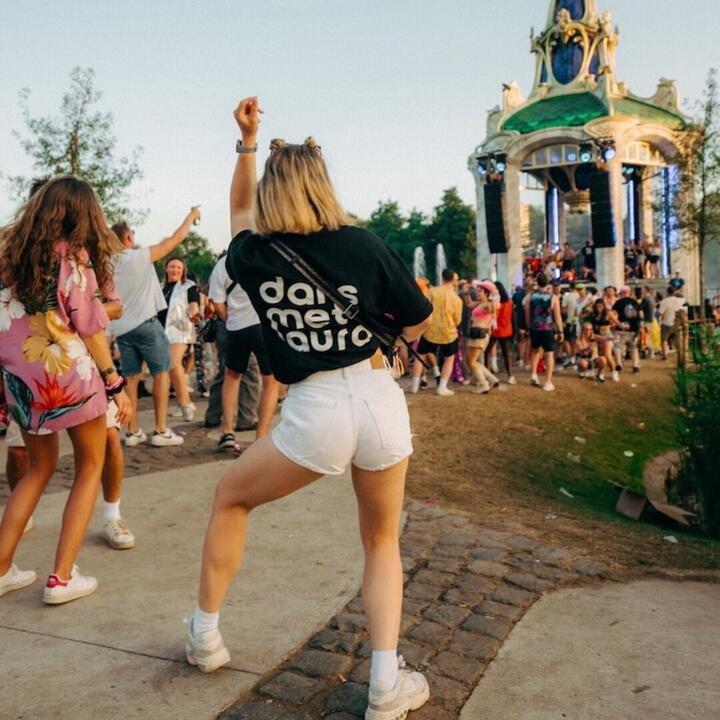 laura
