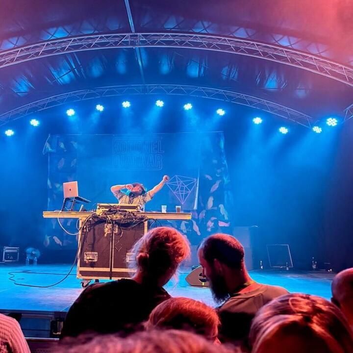 dj in baudelo