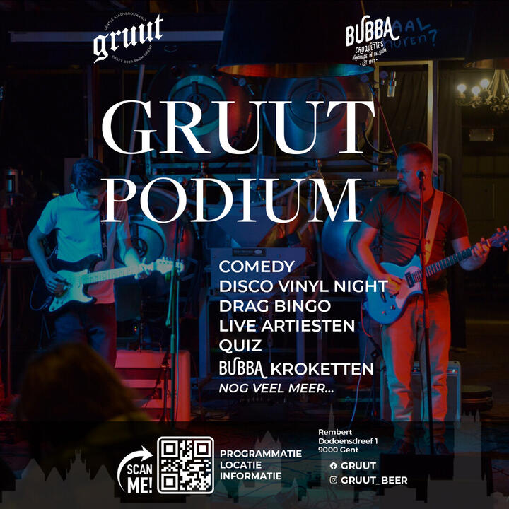 Live rockband op het podium van Stadsbrouwerij Gruut tijdens de Gentse Feesten, met kleurrijke lichten, publiek op het binnenplein en een sfeervolle festivalsetting met eten en drank.