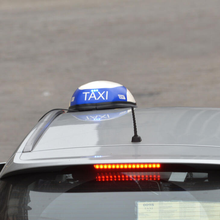 Taxi