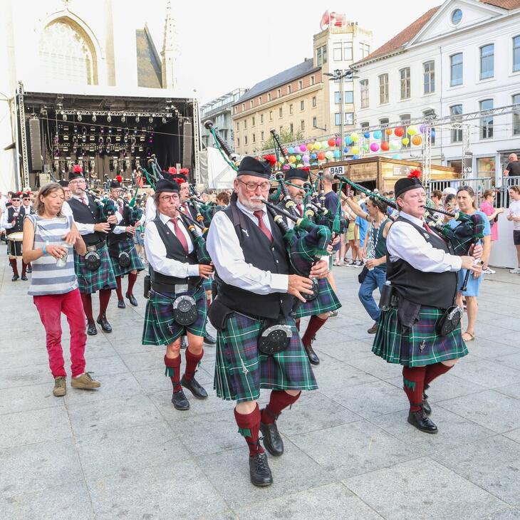Flemish Caledonian Pipes & Drums Clan MacKenzie