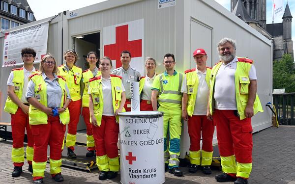 medewerkers rode kruis